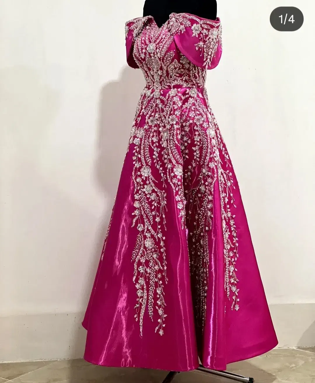 لباس مجلسی|لباس|بلده, |دیوار