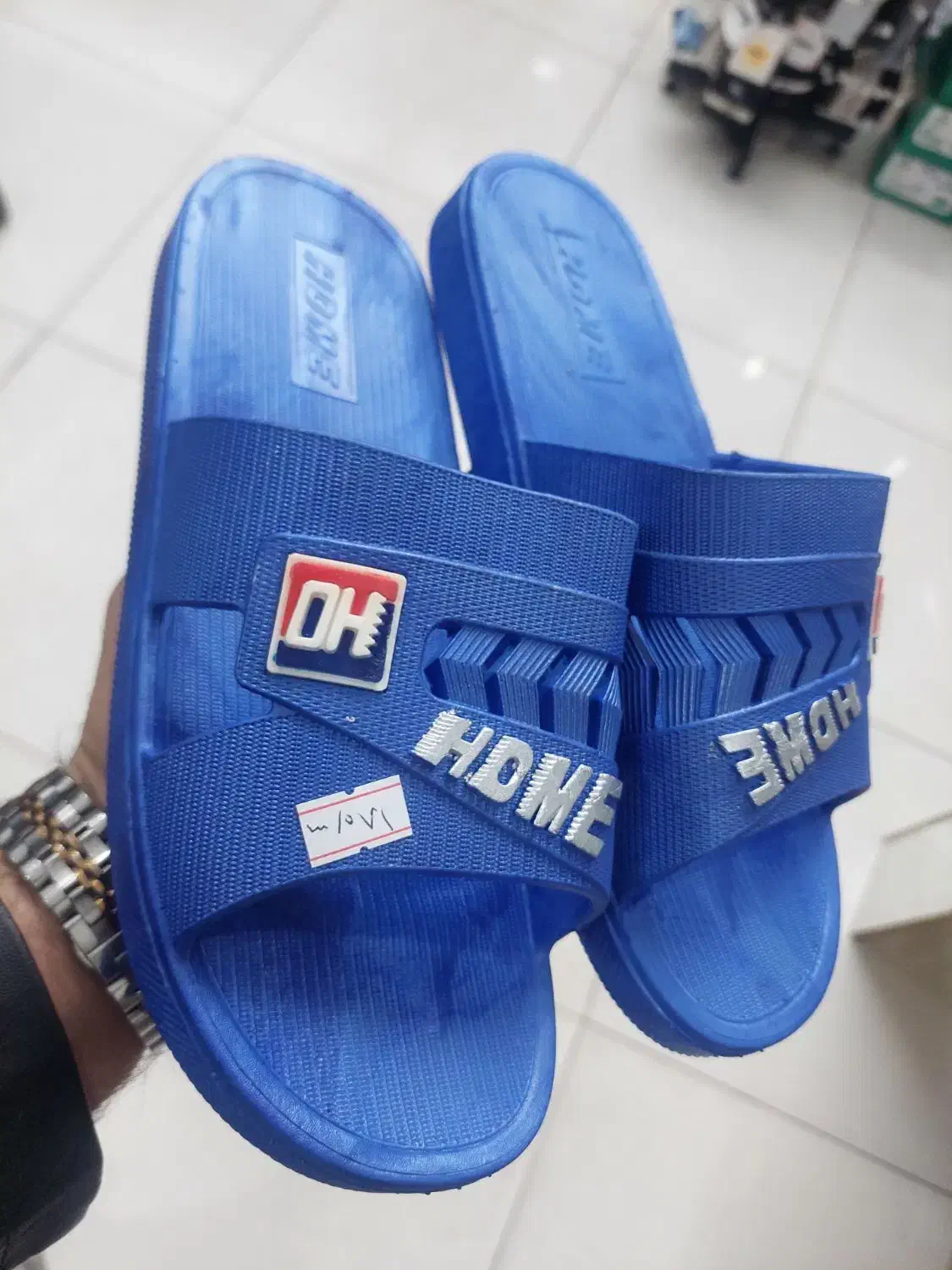 دمپایی|کیف، کفش، کمربند|ساوه, |دیوار