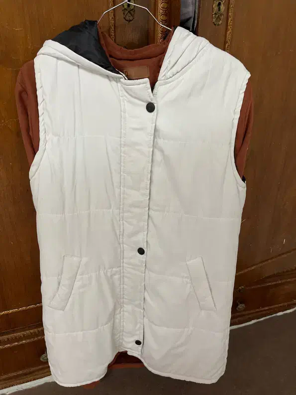 پافر سفید|لباس|بندر انزلی, سید آسیه|دیوار