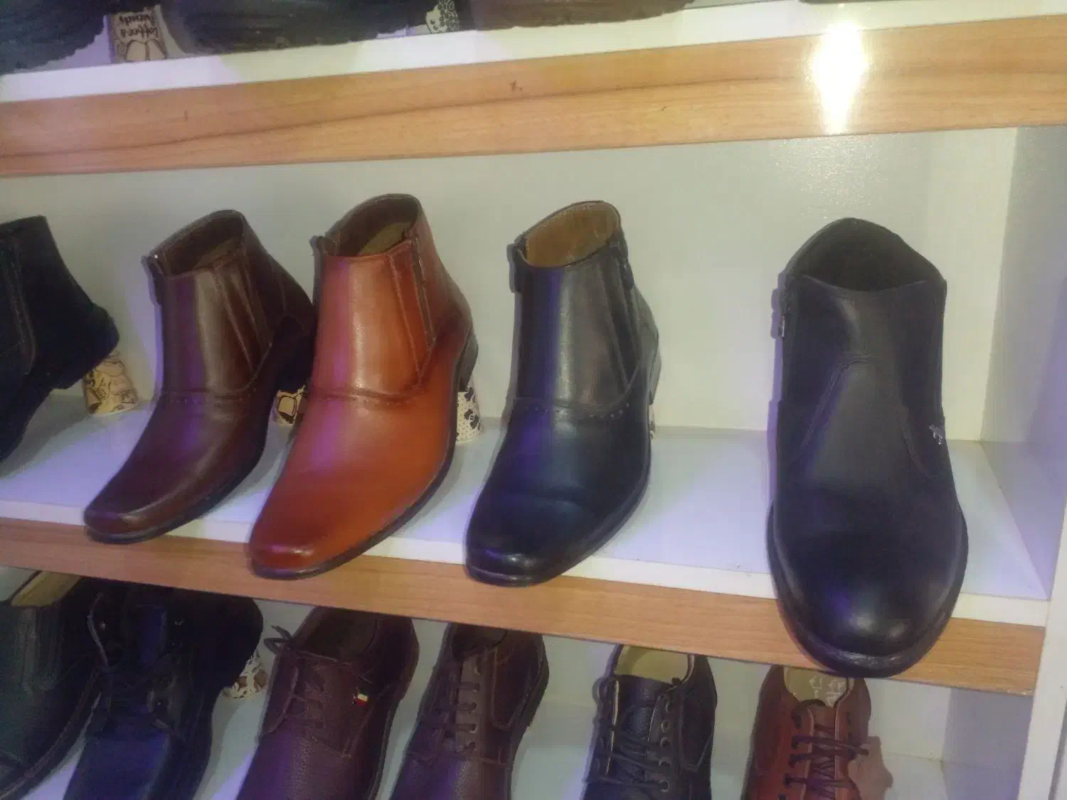 کفش تمام چرم تبریز ودست دوزدراردستان|کیف، کفش، کمربند|اردستان, |دیوار