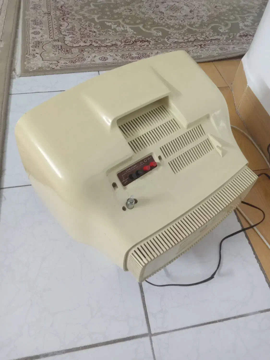 تلویزیون قدیمی سالم عتیقه|تلویزیون و پروژکتور|تهران, شهرک ولیعصر جنوبی|دیوار