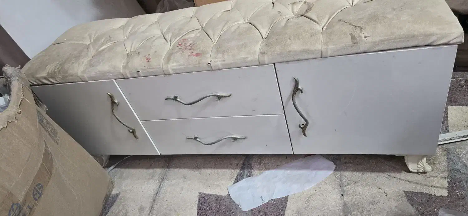 شزلون تخت خواب یا پافر کشو دار|مبلمان خانگی و میز عسلی|بندر گناوه, |دیوار