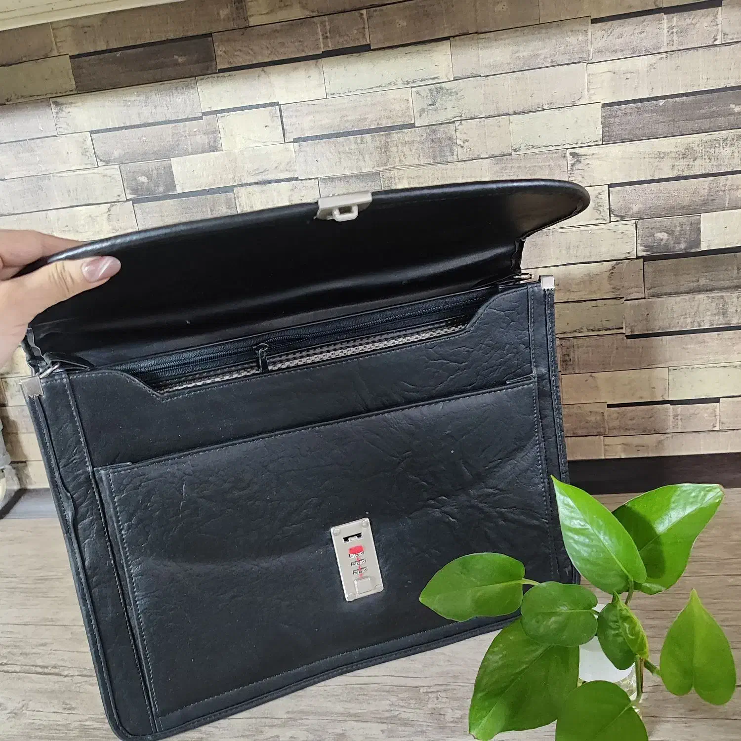 ۶ عدد کیف اداری دانشجویی چرمی تمیز ‌و سالم|کیف، کفش، کمربند|اصفهان, شهید رجایی|دیوار