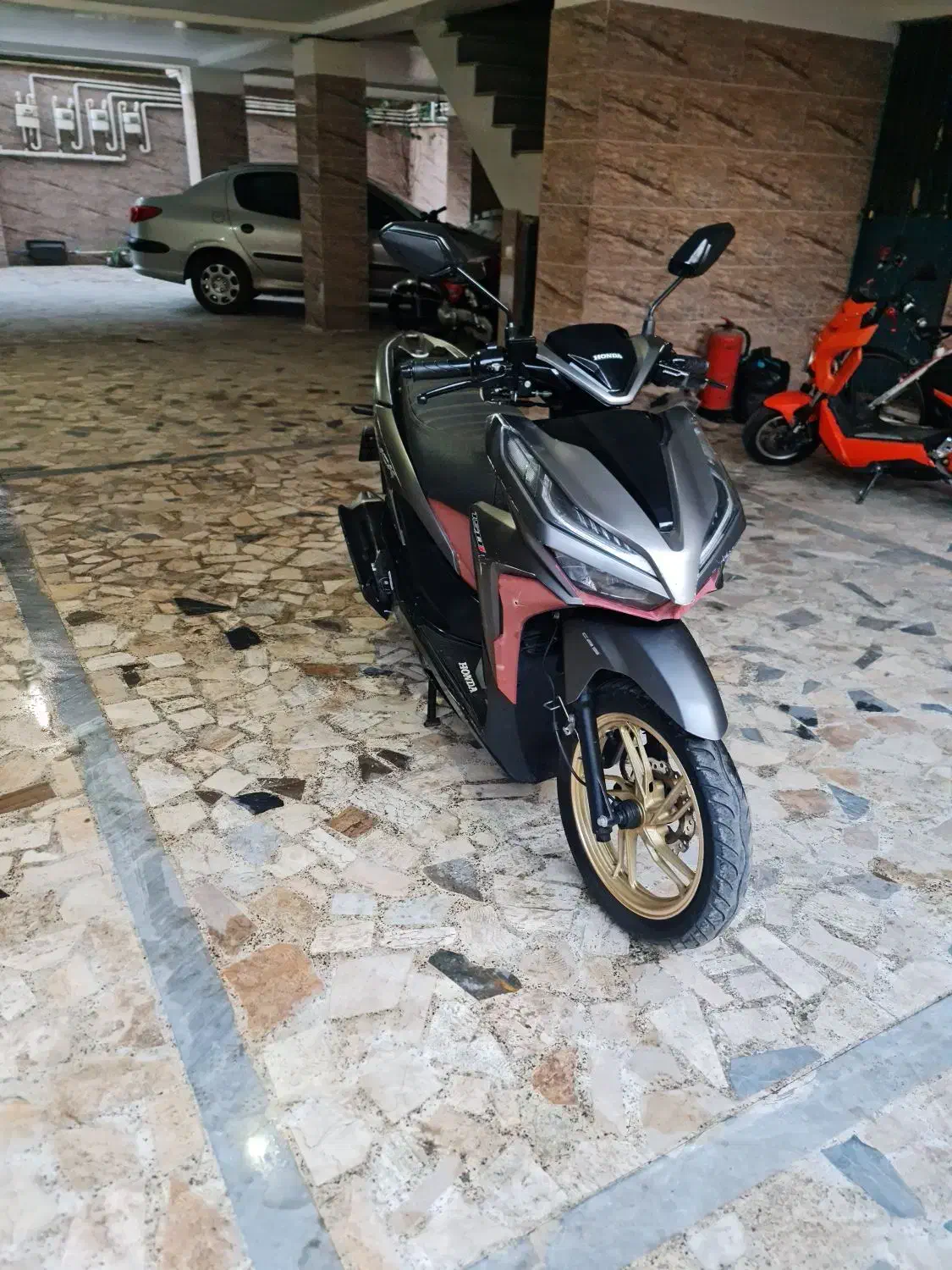 کلیک ۱۵۰ مدل۱۴۰۰|موتورسیکلت|رشت, پیرکلاچای|دیوار