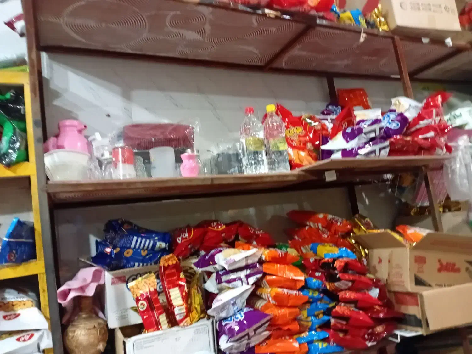 فروش مغازه خیابان سعدی روبه روی مدرسه ۱۲ متر|فروش مغازه و غرفه|بندر گناوه, |دیوار