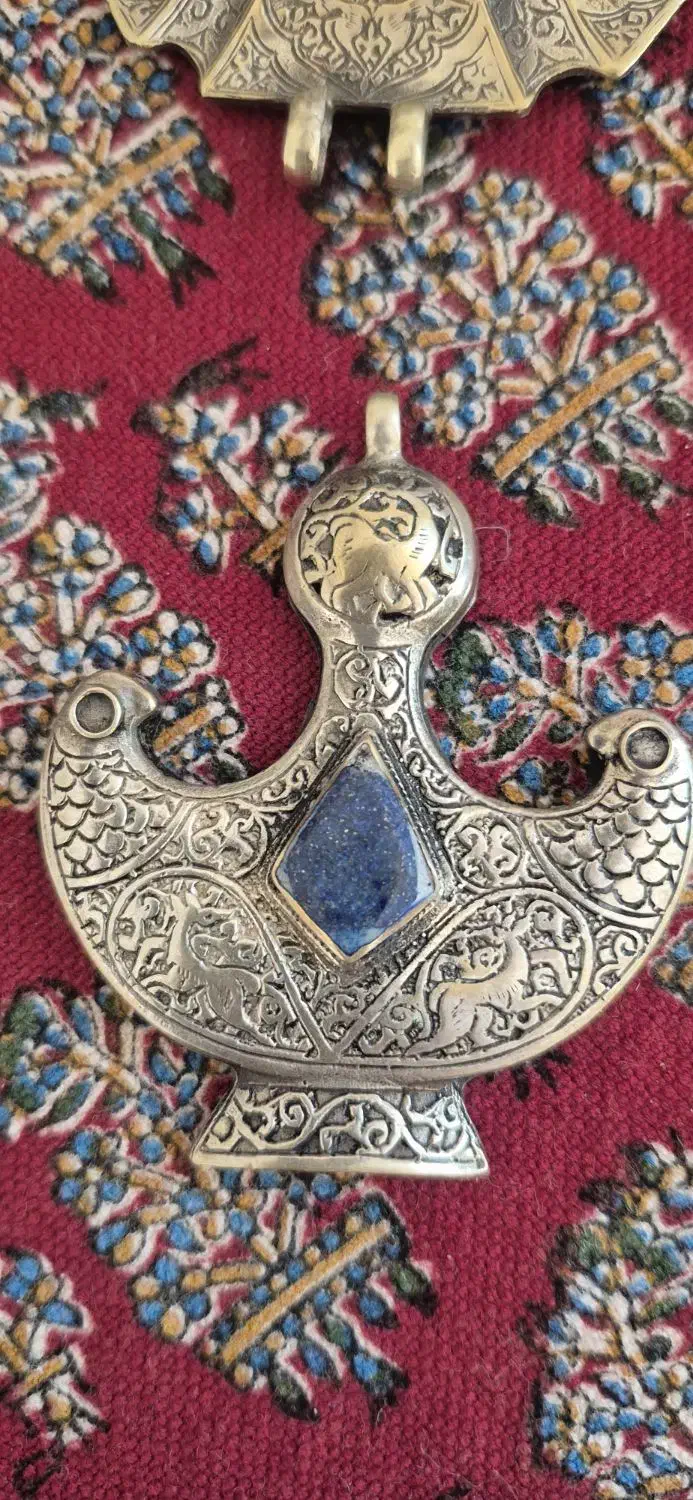 گردنبد ورشو|کلکسیون اشیاء عتیقه|قزوین, |دیوار