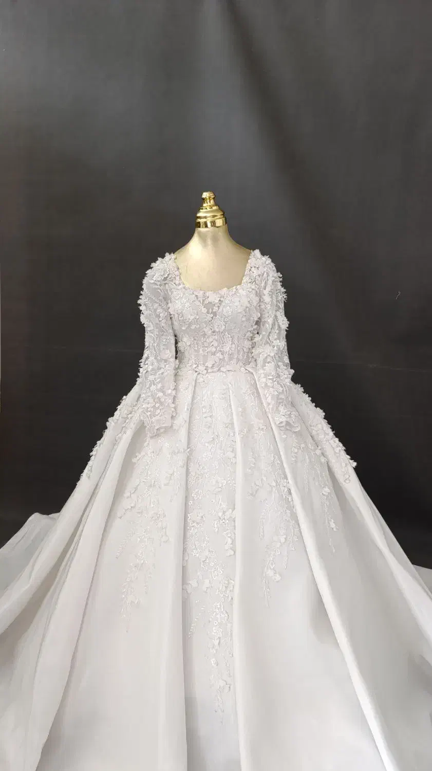 تعدادی لباس عروس شیک بخاطر جمع اوری مغازه فروشی|لباس|هریس, |دیوار