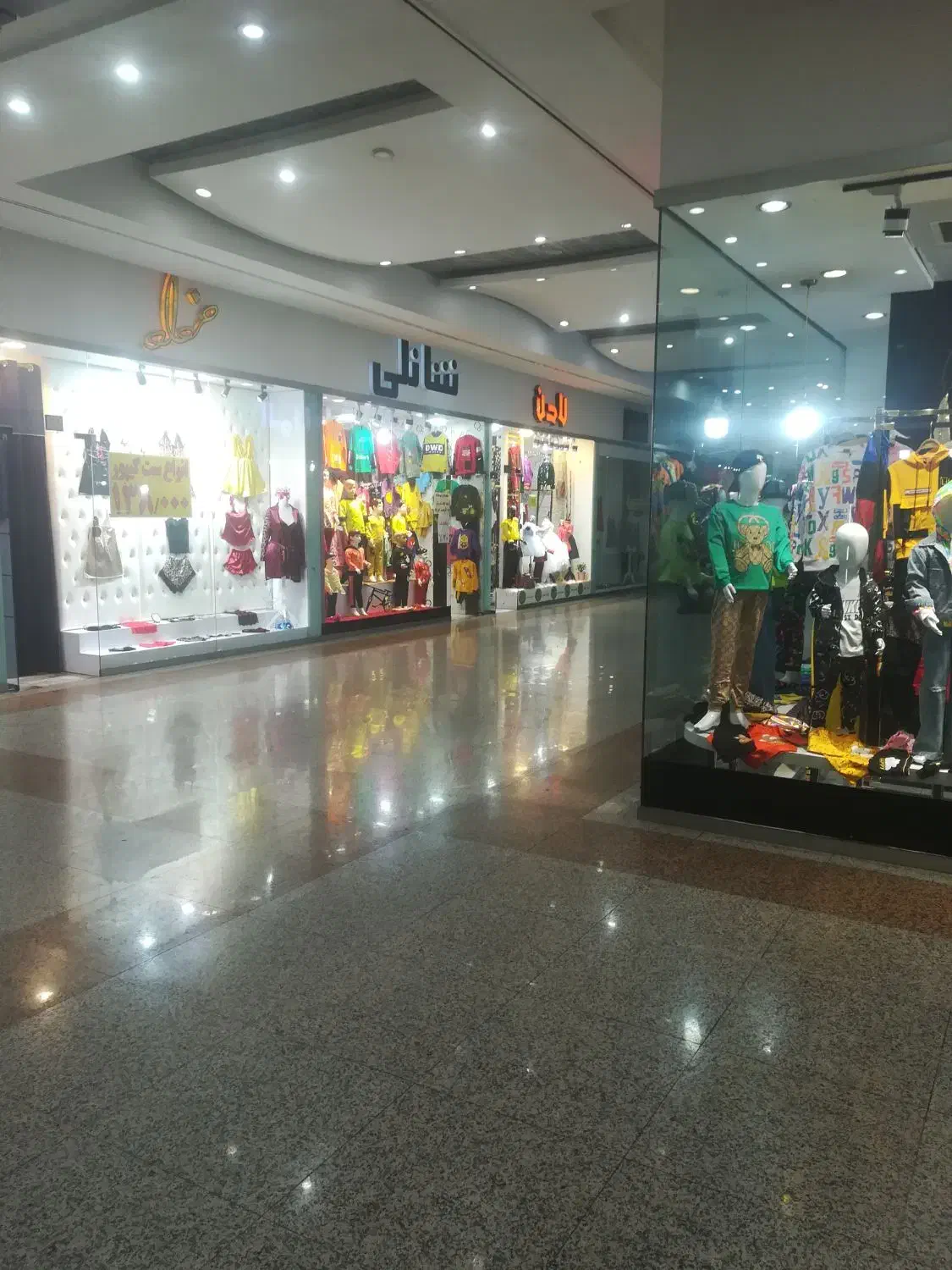 فروش مغازه تجاری 12 سال فعال|فروش مغازه و غرفه|شیراز, شهرک گلستان|دیوار