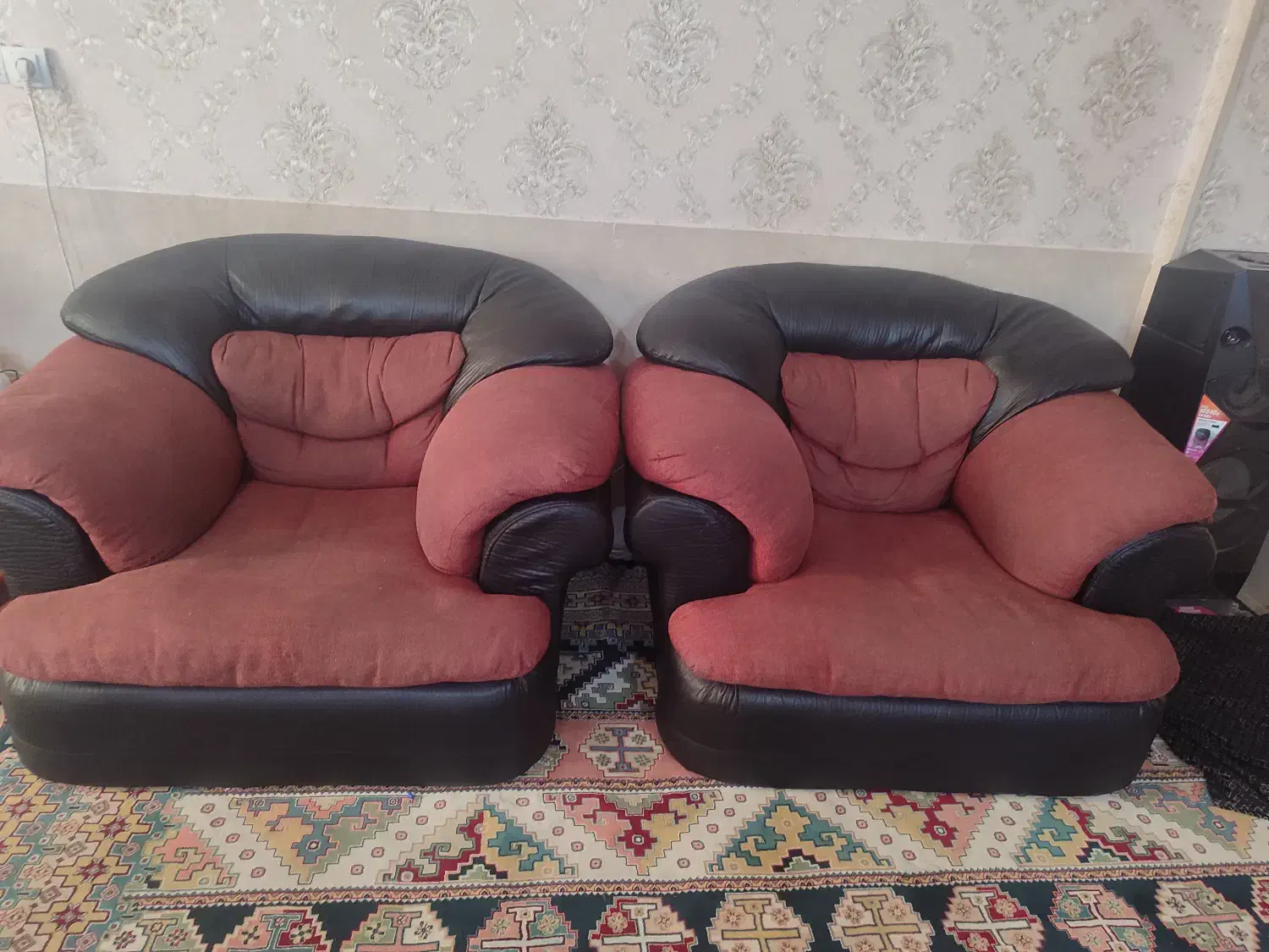 مبل راحتی|مبلمان خانگی و میز عسلی|صدرا-فارس, فاز ۱|دیوار