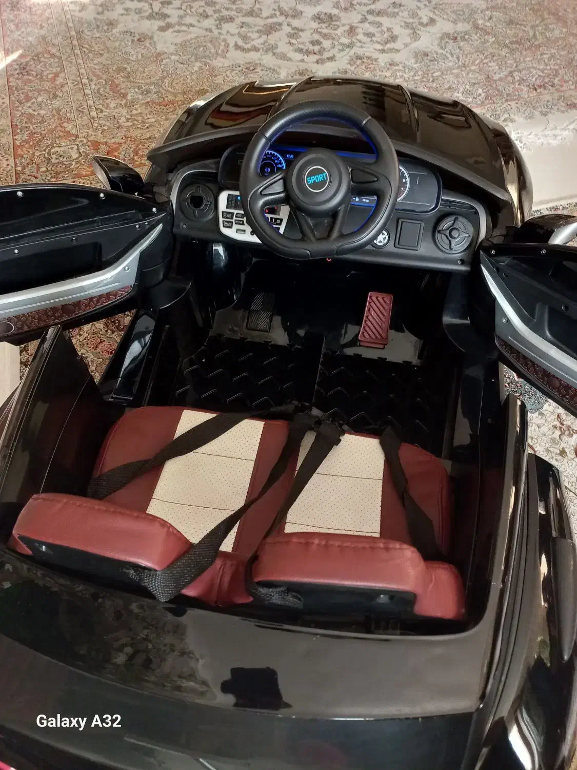 ماشین شارژی ۲۰۲۸ ۵موتوره درحدآک|اسباب‌‌بازی|تهران, ایوانک|دیوار