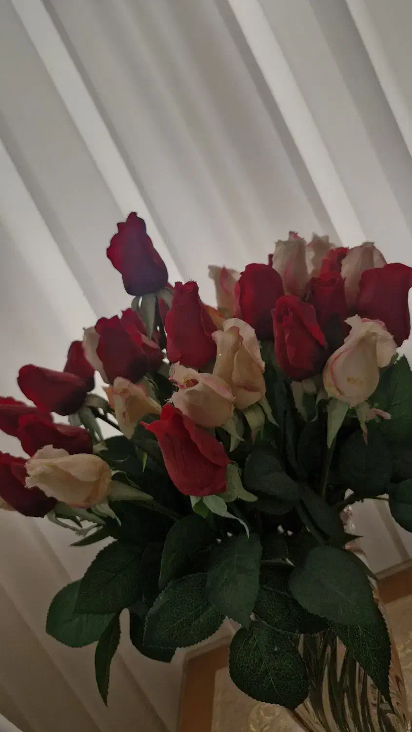 یک دسته گل رز|گل مصنوعی|قم, شهرک قدس|دیوار