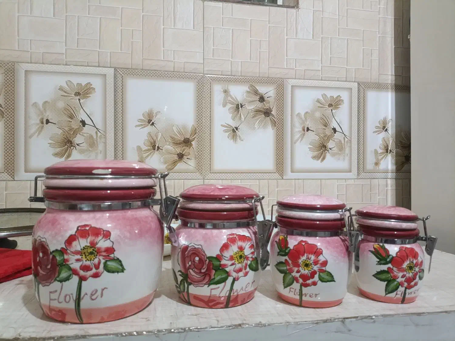 پاسماری|آب‌چکان و نظم‌دهنده ظروف|قم, حکمت شمالی|دیوار