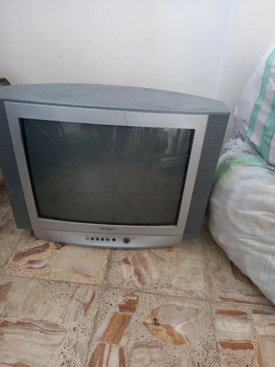 تلویزیون ال جی ۲۱ خیلی تمیز|تلویزیون و پروژکتور|گنبد کاووس, |دیوار