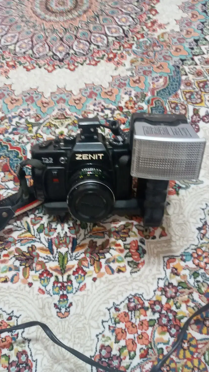 دوربین عکاسی حرفه ای زنیت ۱۲۲ همراه فلش|دوربین عکاسی و فیلمبرداری|تهران, جی|دیوار