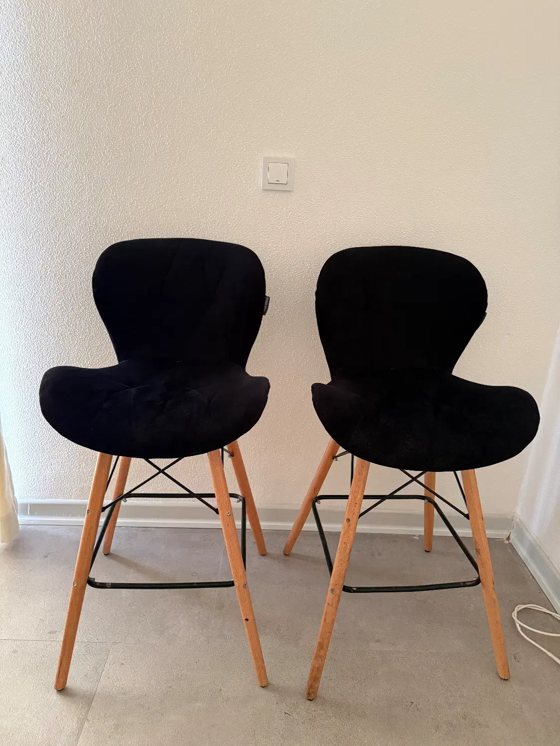 دو عدد صندلی کانتر|صندلی و نیمکت|کیش, |دیوار