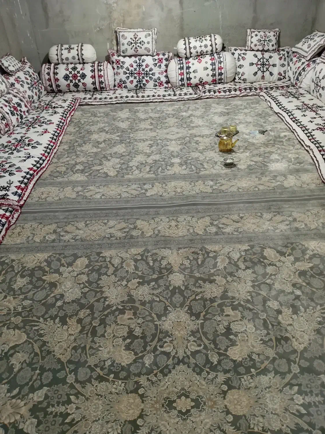 فرش هزار ۱۲۰۰ شانه تراکم ۳۶۰۰ گل برجسته|فرش|زاهدان, |دیوار