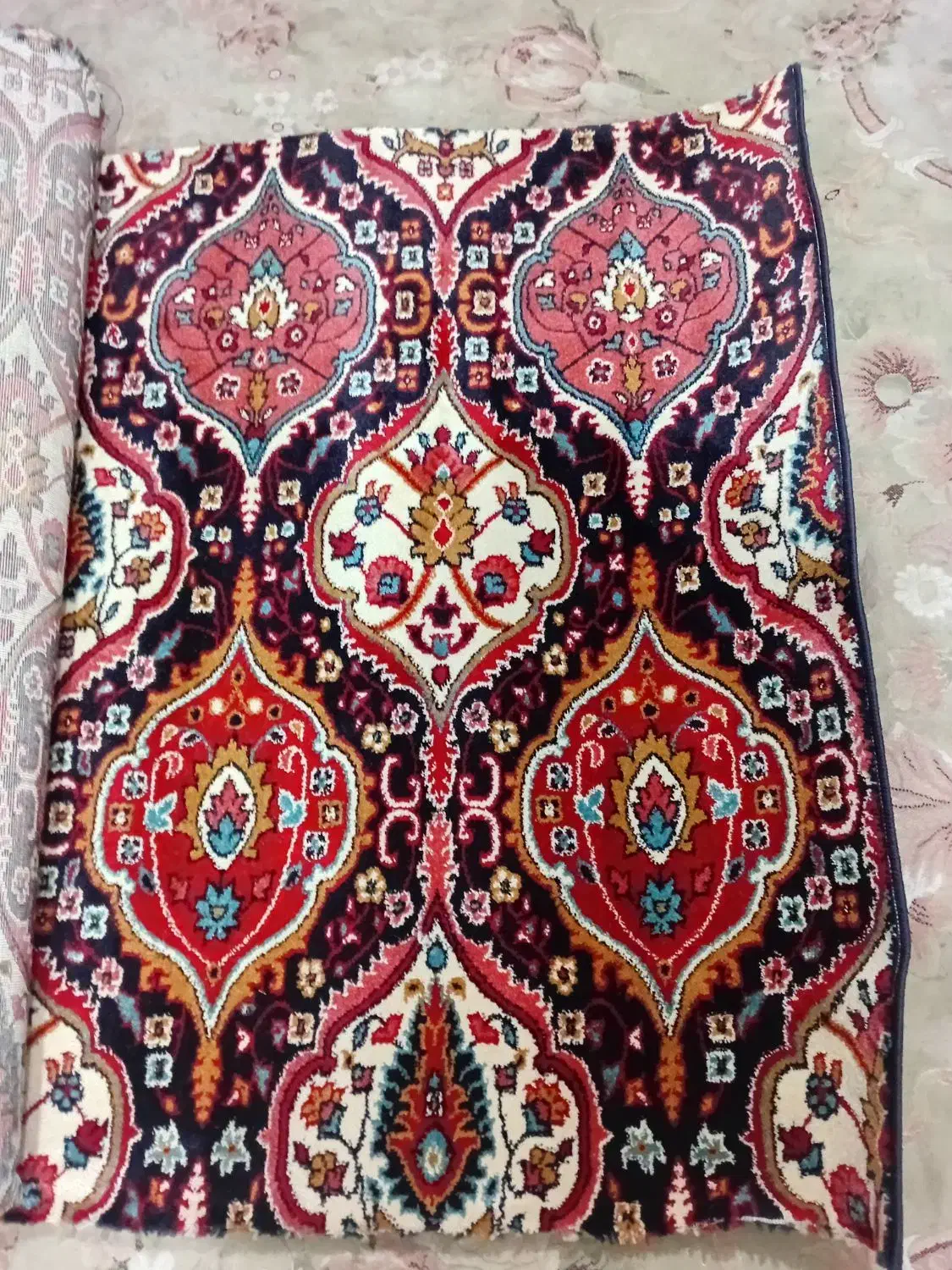 قالیچه راهرویی|فرش|اهواز, کوی مهدیس|دیوار