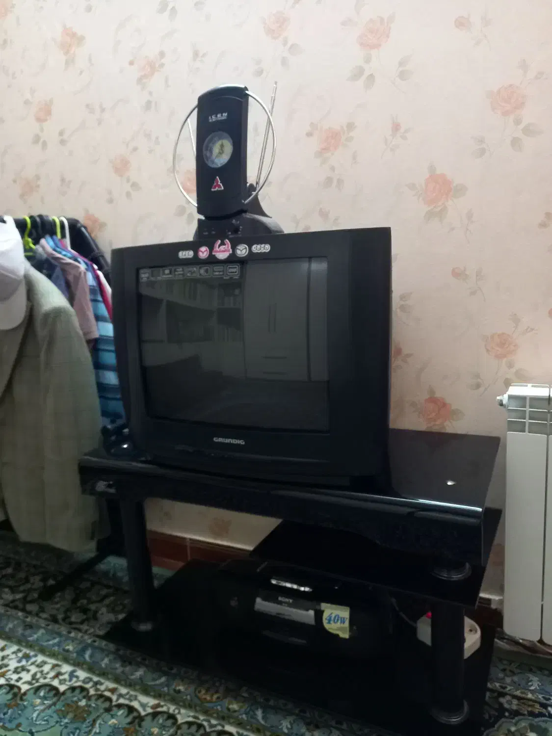 تلویزیون کوچک مدل grundig|تلویزیون و پروژکتور|مشهد, سرافرازان|دیوار