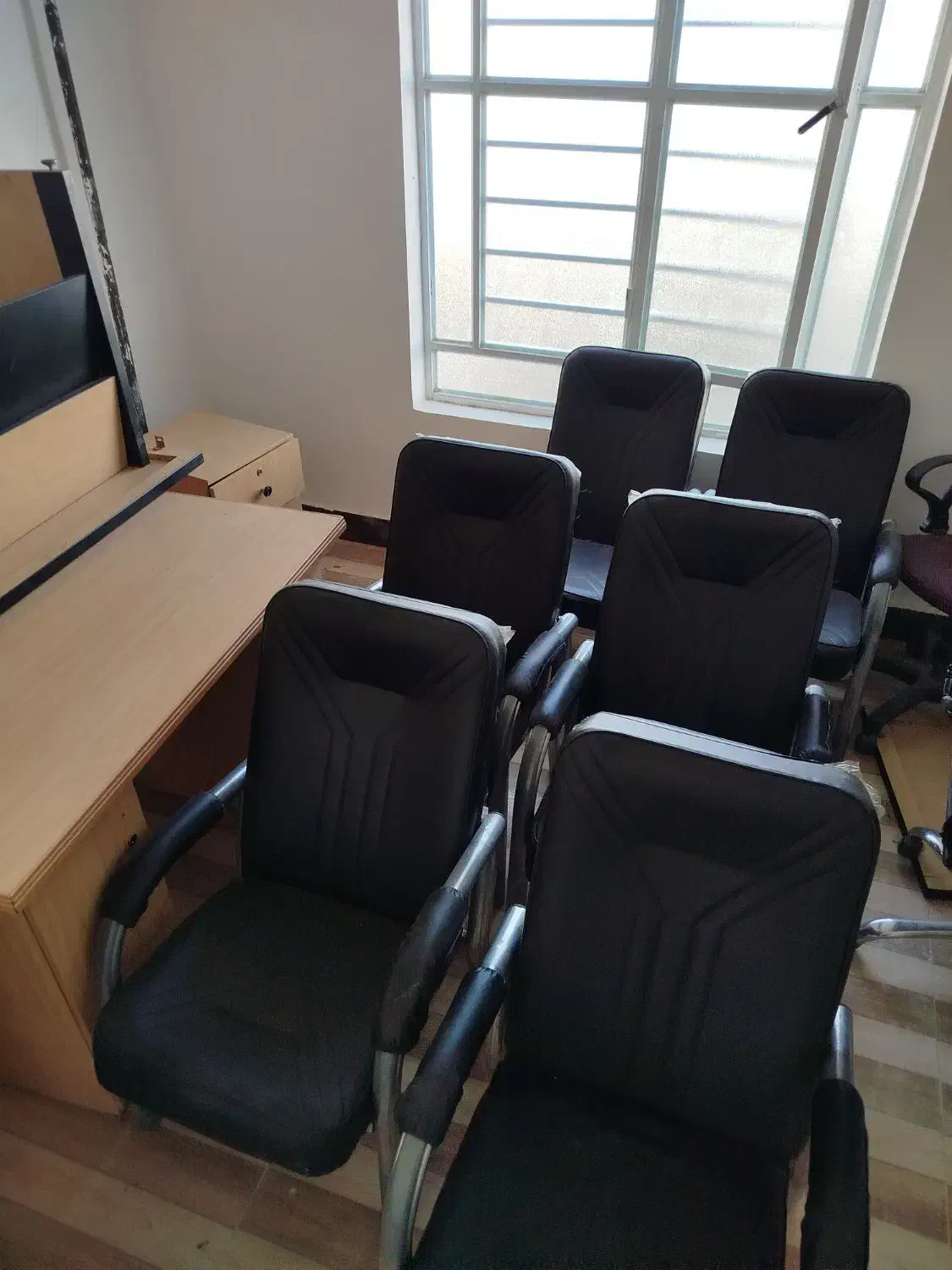 میز صندلی اداری مناسب ادارات و سالن ها|دفتر کار|خرم‌آباد, |دیوار