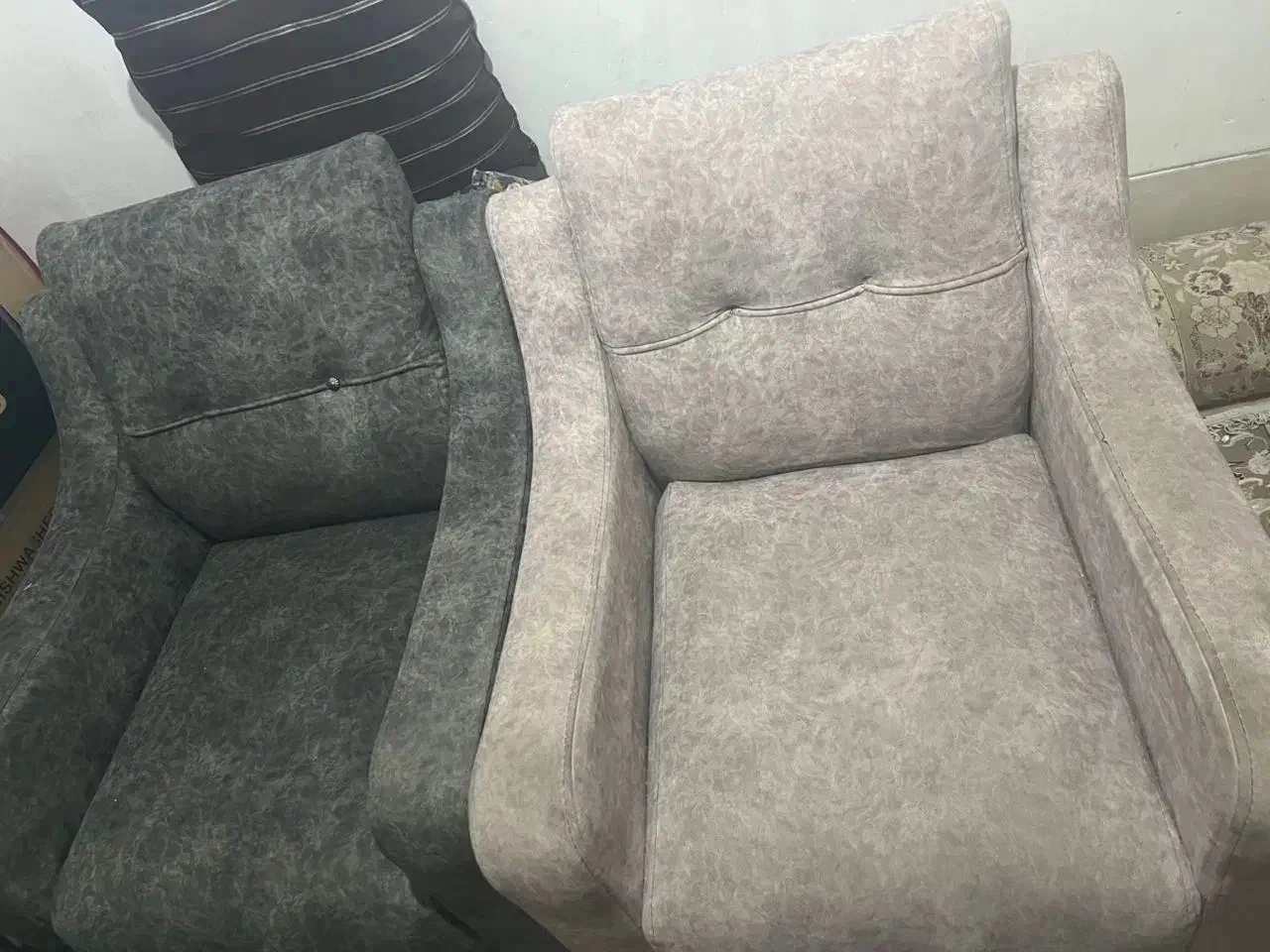 مبل 7نفره چرم|مبلمان خانگی و میز عسلی|شیراز, کوشک میدان|دیوار