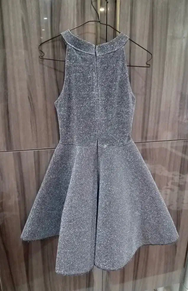 لباس مجلسی|لباس|پرند, فاز ۶|دیوار