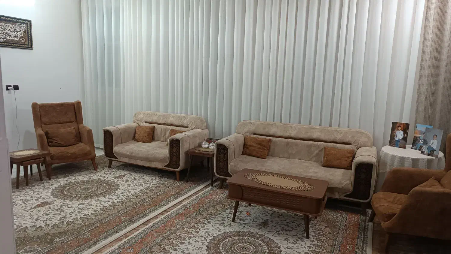 مبل هفت نفره با جلو مبلی سالم بفروش میرسد|مبلمان خانگی و میز عسلی|فرمهین, |دیوار