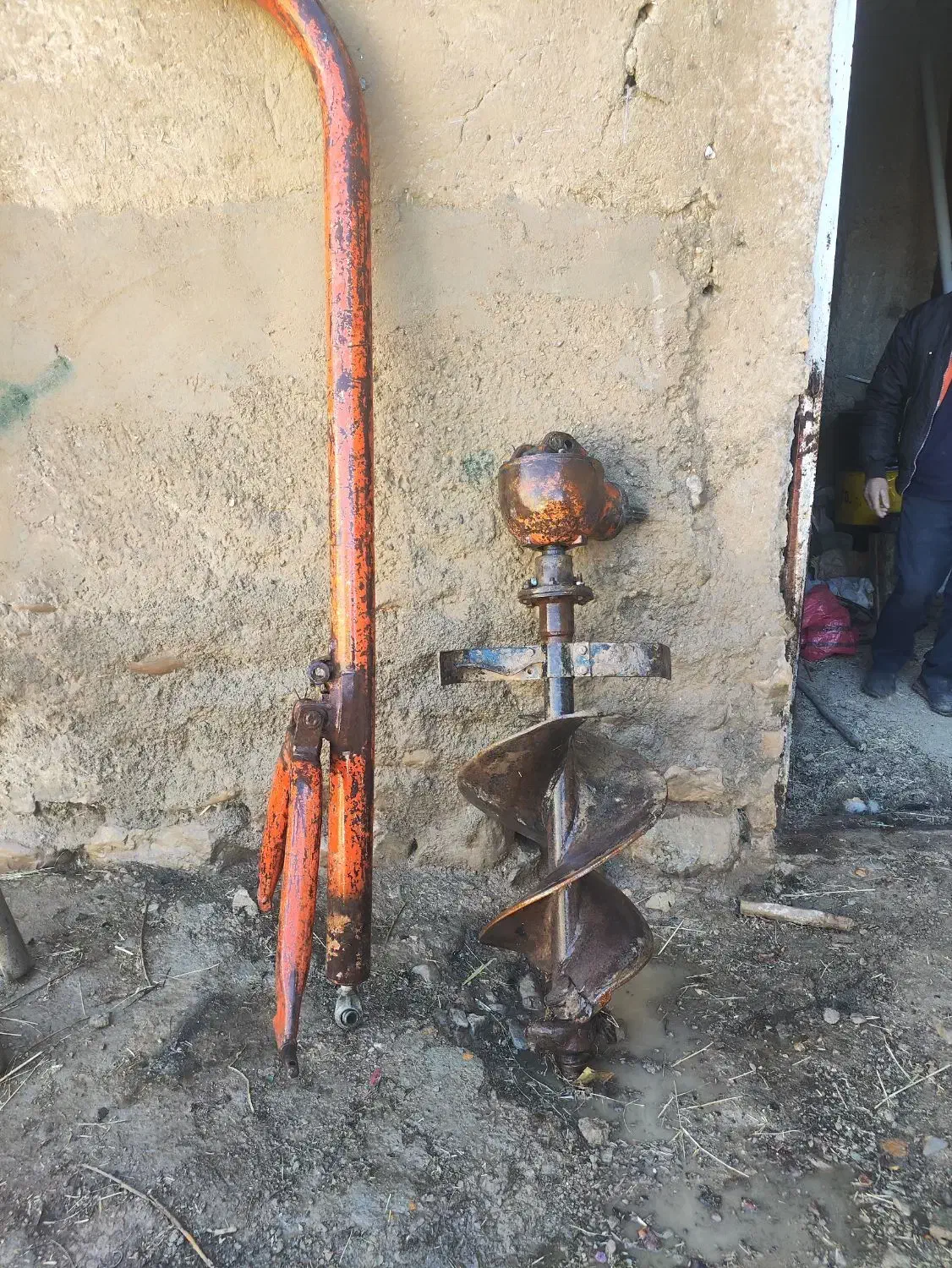 چاله کن پشت تراکتوری|ماشین‌آلات صنعتی|قوچان, |دیوار