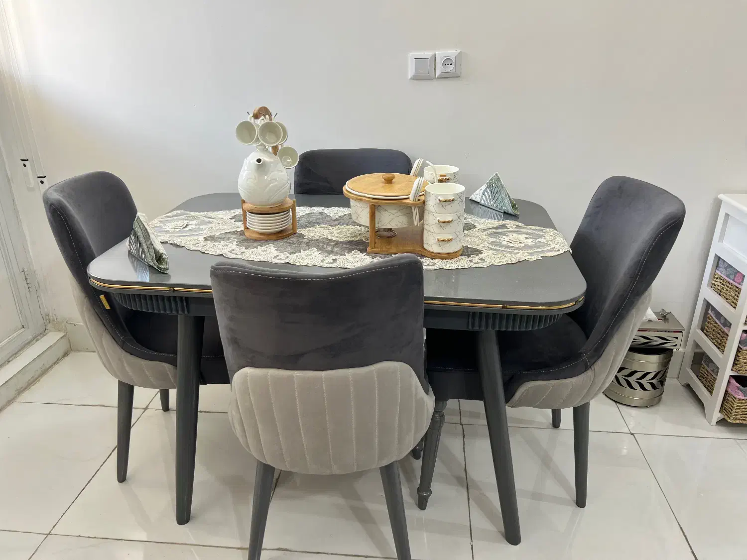 میزناهارخوری|میز و صندلی غذاخوری|تربت‌حیدریه, حسنی بالا|دیوار