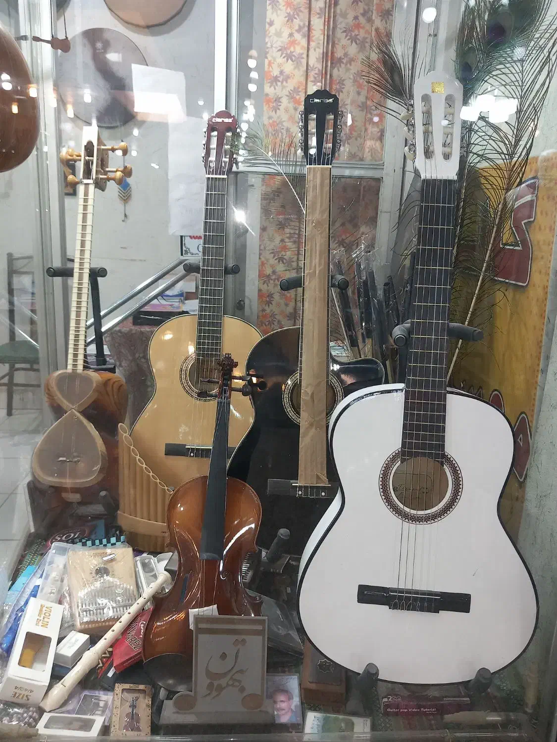 گالری موسیقی بتهوون|سازهای سنتی|اندیمشک, |دیوار