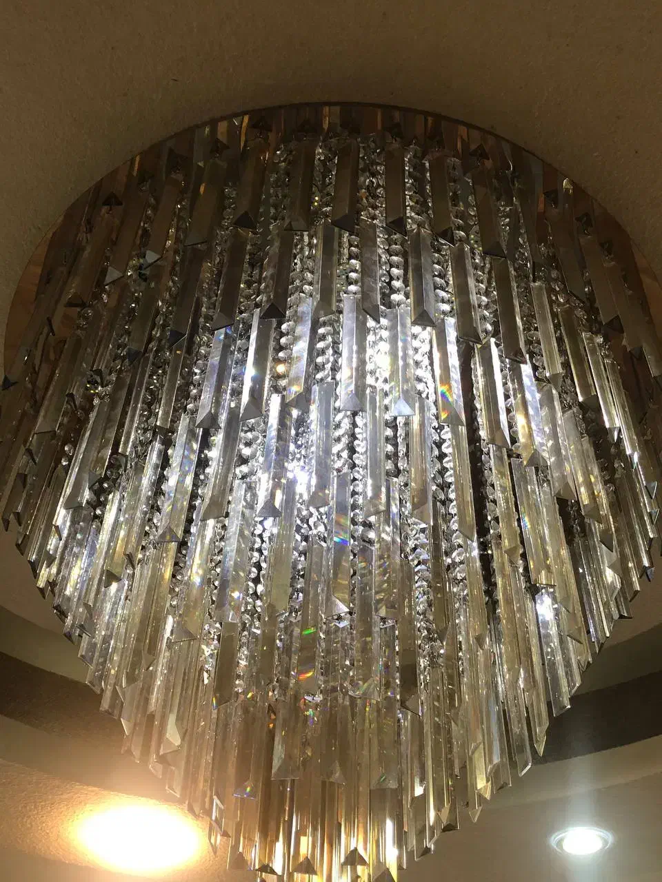 لوستر کریستالی ال ای دی|لوستر و چراغ آویز|رشت, حسین آباد|دیوار