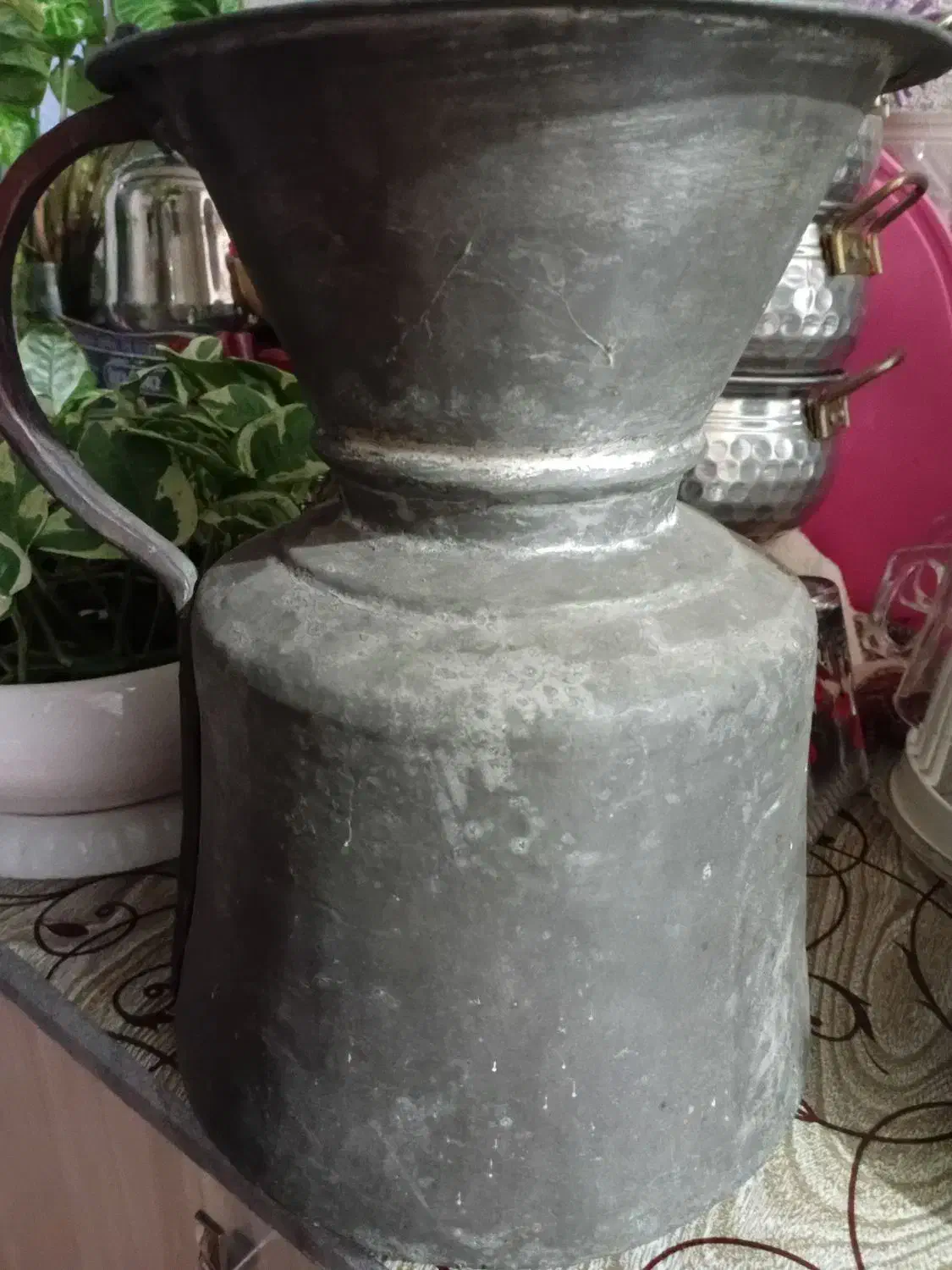 مجمه و چیری مسی قدیمی|کلکسیون اشیاء عتیقه|طاهرگوراب, |دیوار