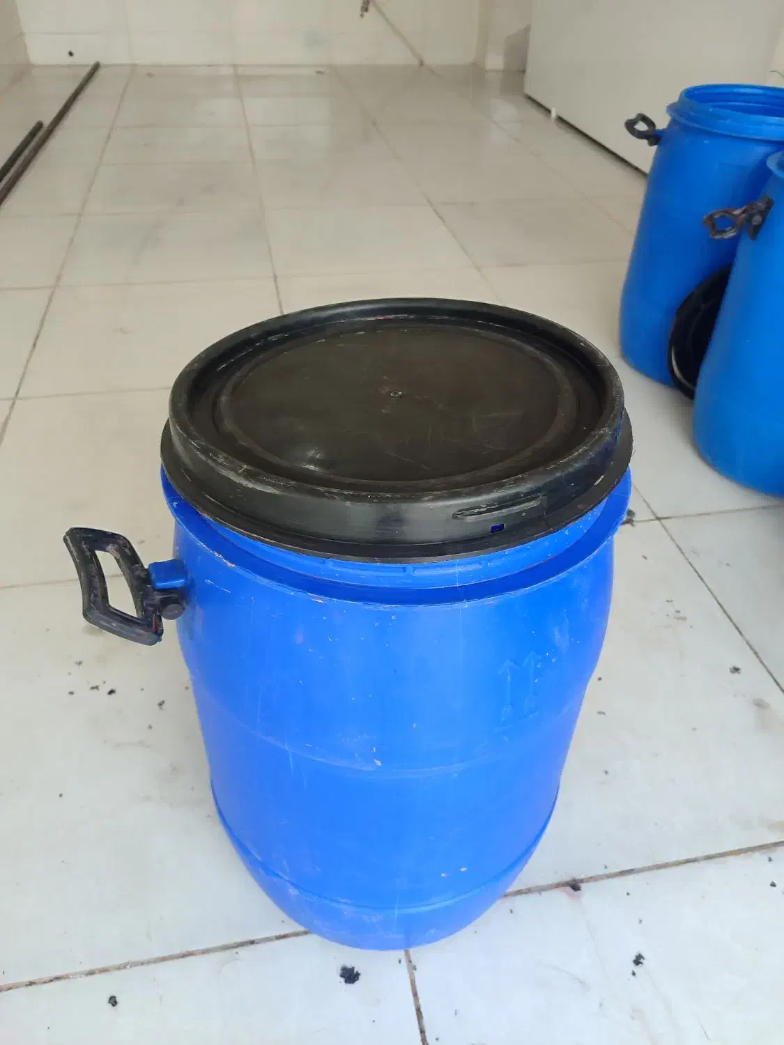 بشکه خارجی 60لیتری|ظروف نگهدارنده، پلاستیکی، یکبارمصرف|بندر دیر, |دیوار