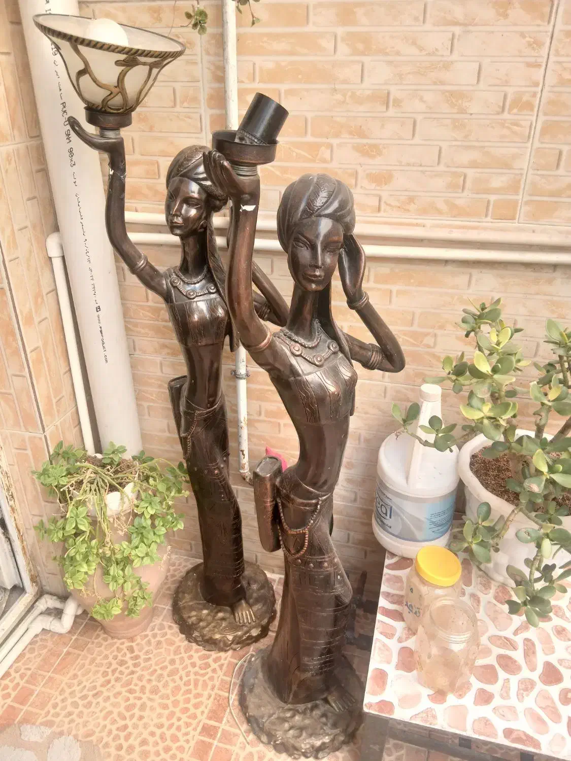 مجسمه آباژوری|مجسمه، تندیس، ماکت|خرمآباد, |دیوار