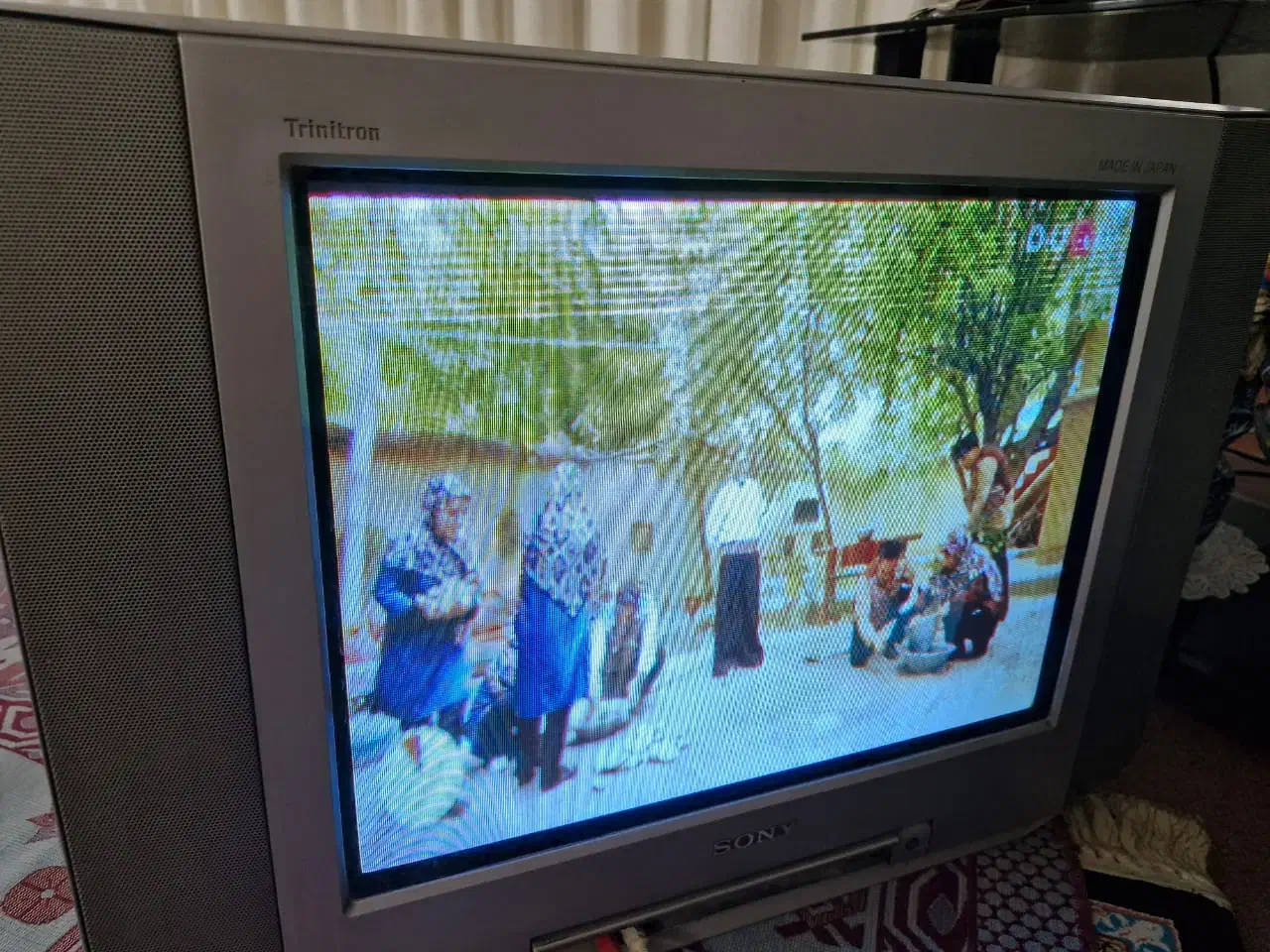 تلویزیون قدیمی  21 اینچ سونی رنگی|تلویزیون و پروژکتور|بهبهان, |دیوار