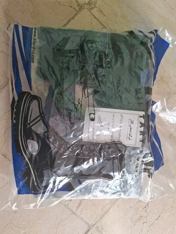 پوتین|کیف، کفش، کمربند|پیر بکران, |دیوار