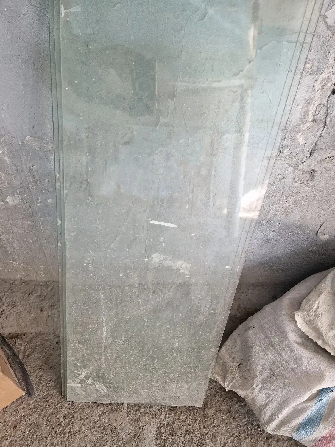 کمد شیشه ای سالم مدل فلز فرفورژه|بوفه، ویترین، کنسول|مشهد, کوی المهدی|دیوار