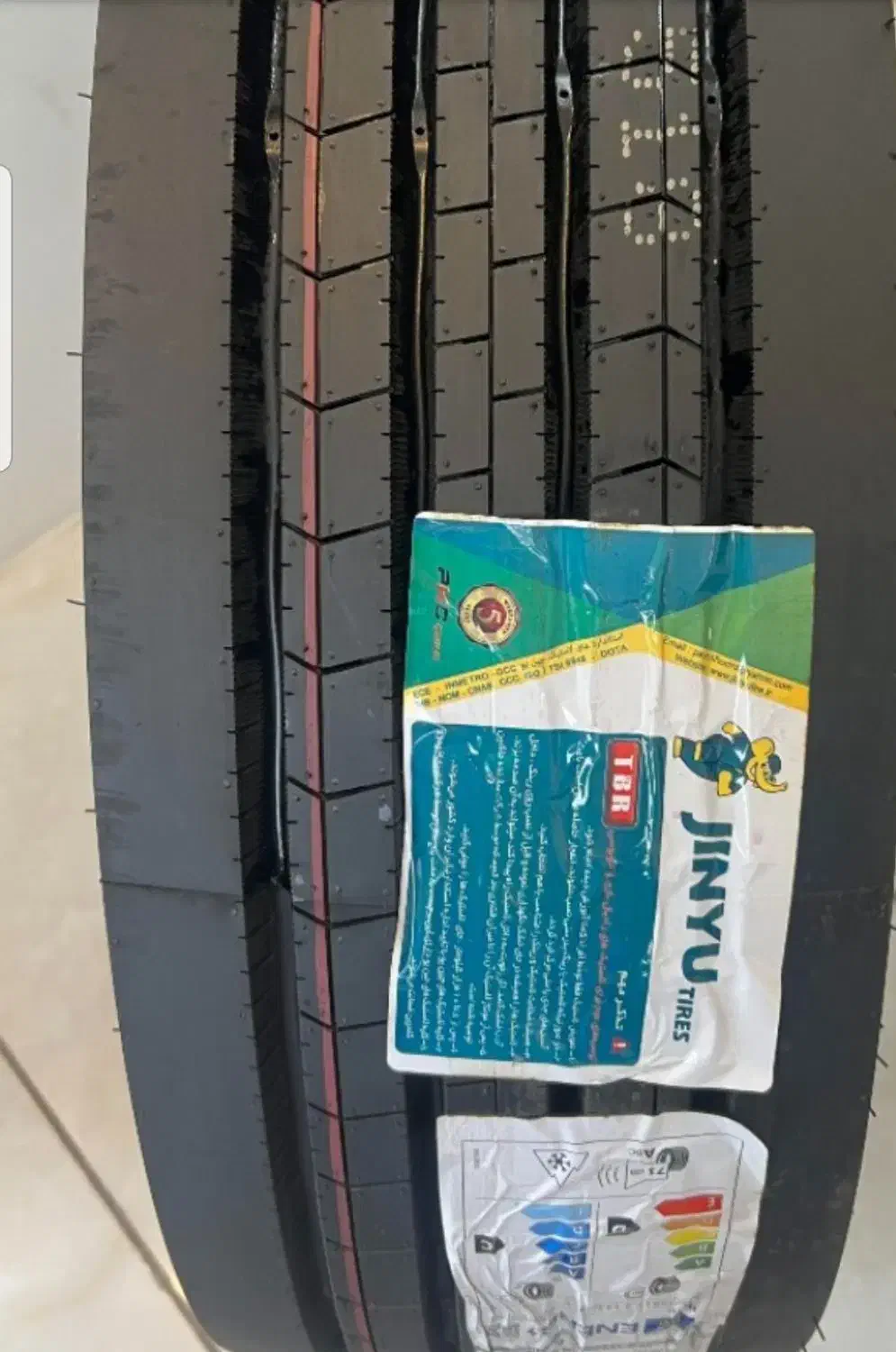 فروش لاستیک جینیو  ۲۲.۵×۸۰×۳۱۵|قطعات یدکی و لوازم جانبی|شیراز, فرهنگ شهر|دیوار