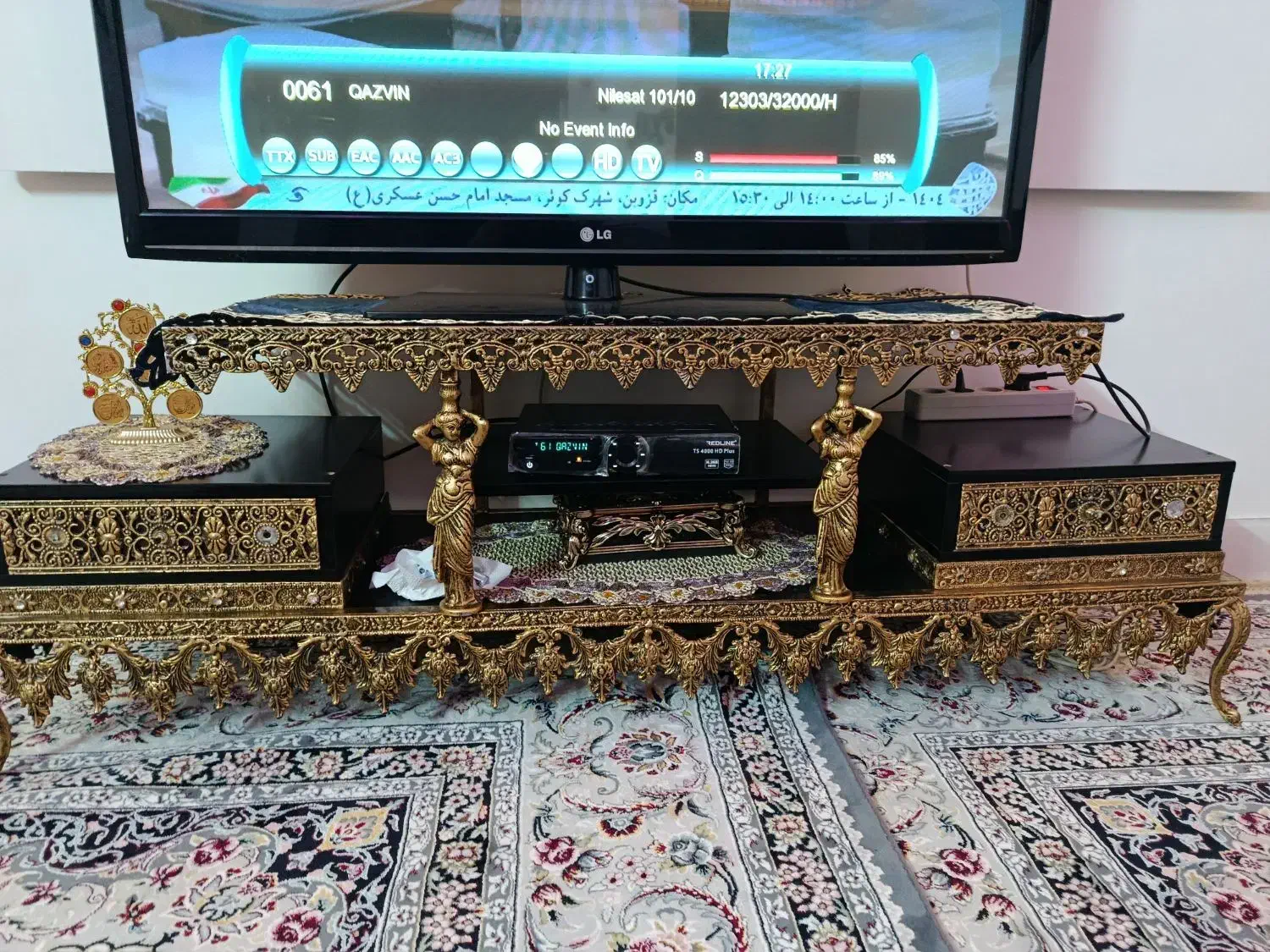 میز و تلویزیون|تلویزیون و پروژکتور|بروجرد, |دیوار