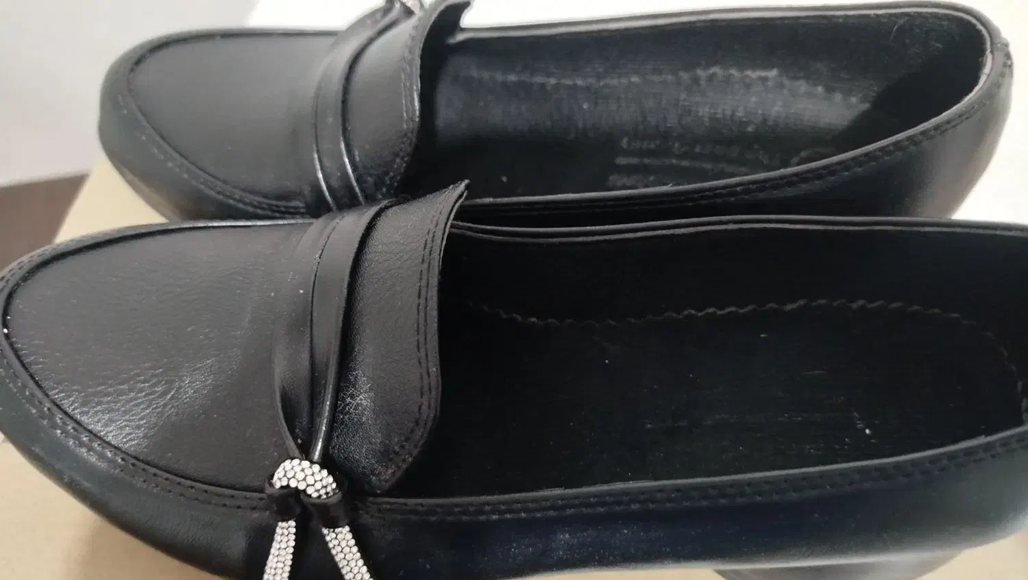 کفش نو|کیف، کفش، کمربند|دهلران, |دیوار