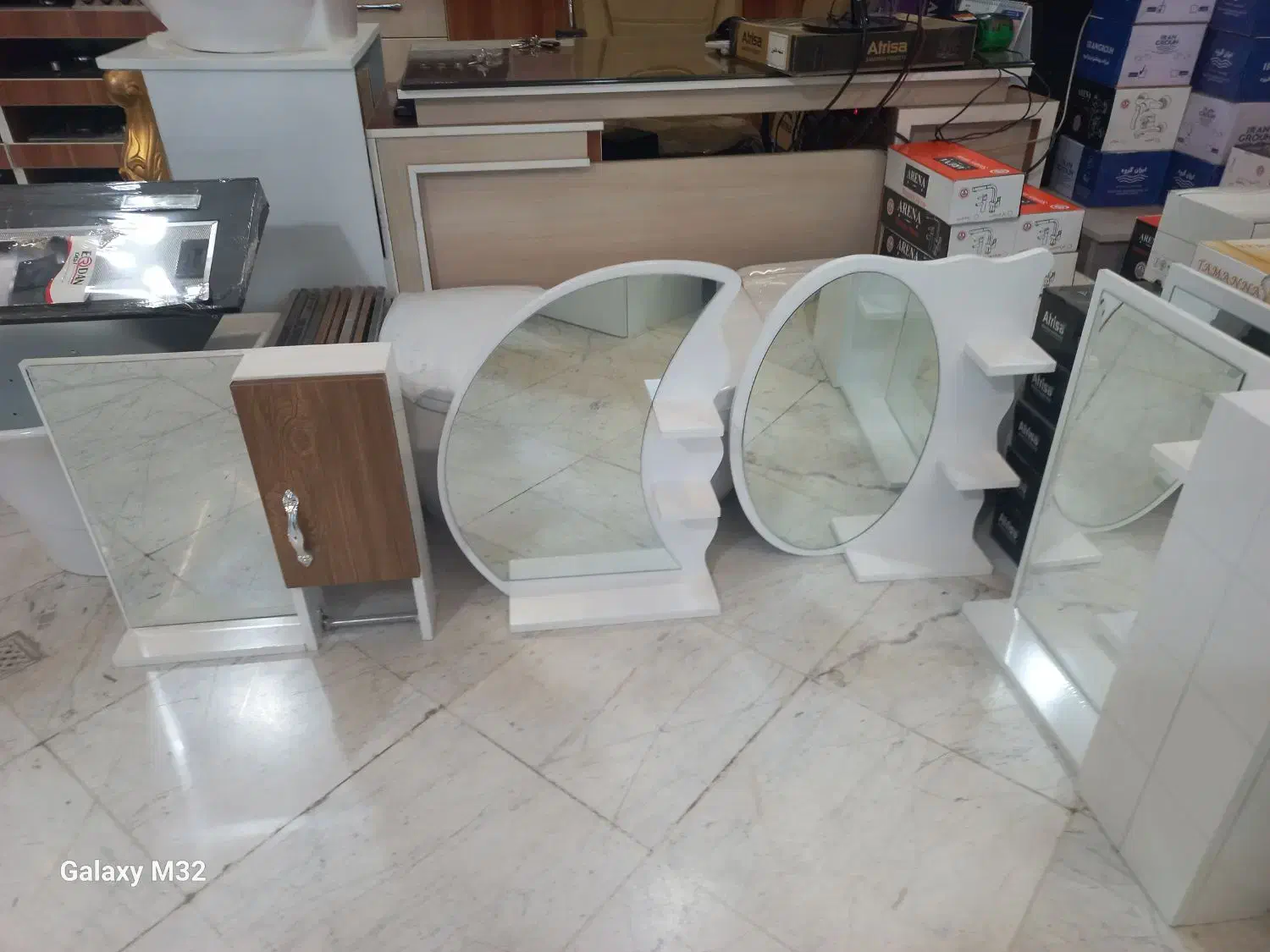 آینه|آینه|قم, زنبیل آباد|دیوار