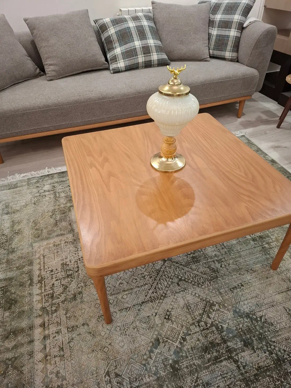 میز  چوبی (راش)وسط مبلی بهمراه یک عدد عسلی|مبلمان خانگی و میز عسلی|تهران, شهرک دریا|دیوار