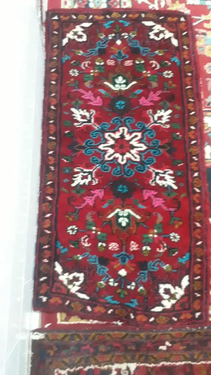 فرش یک ونیم|فرش|اهر, |دیوار