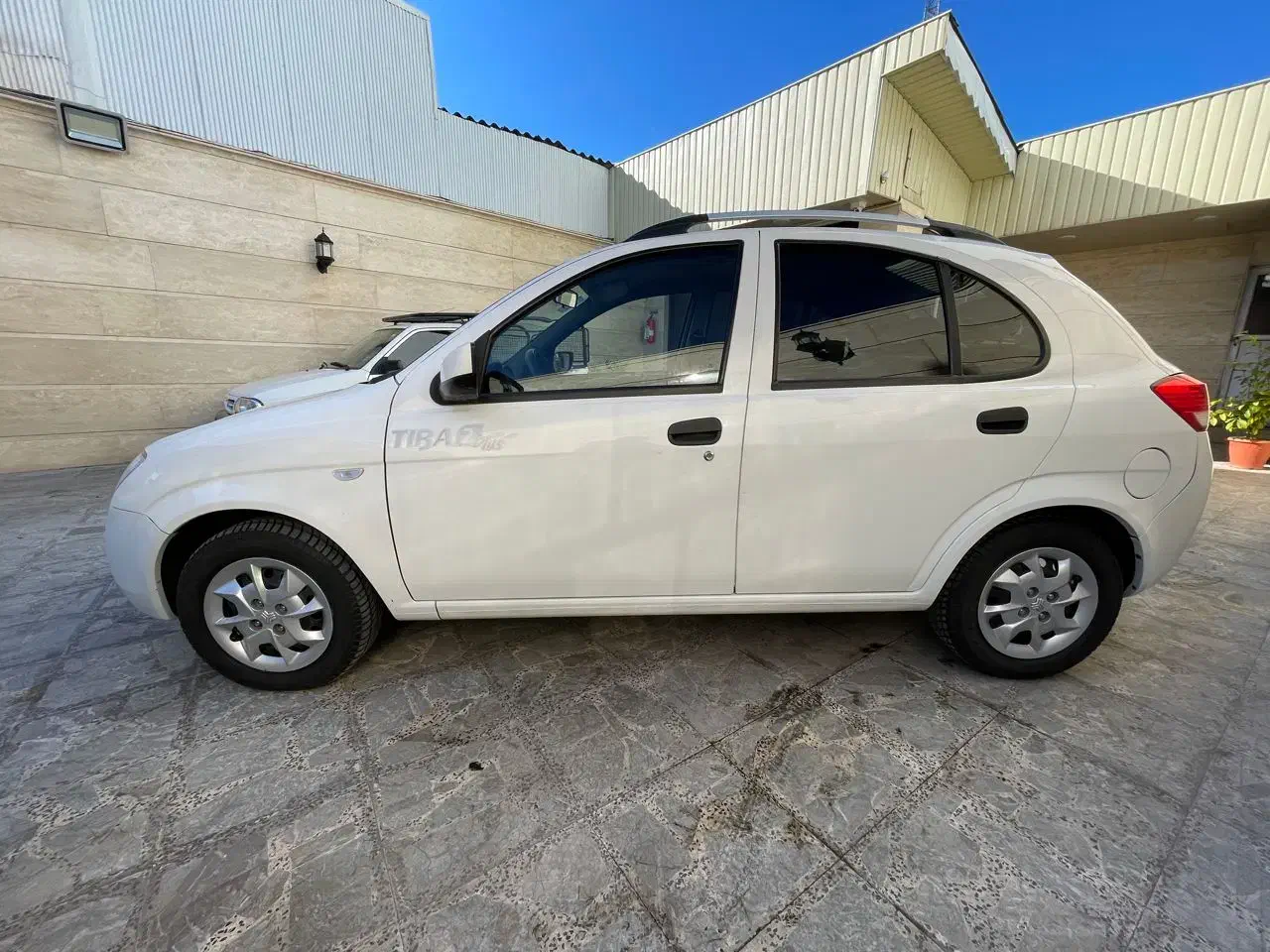 تیبا ۲ پلاس کراس|خودرو سواری و وانت|رشت, فلسطین|دیوار