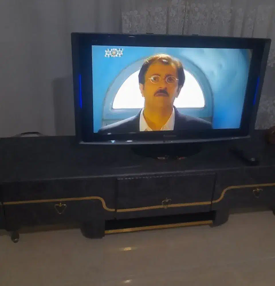 ال سی دی ۳۲ اینچ برند پاناسونیک|تلویزیون و پروژکتور|اردبیل, |دیوار