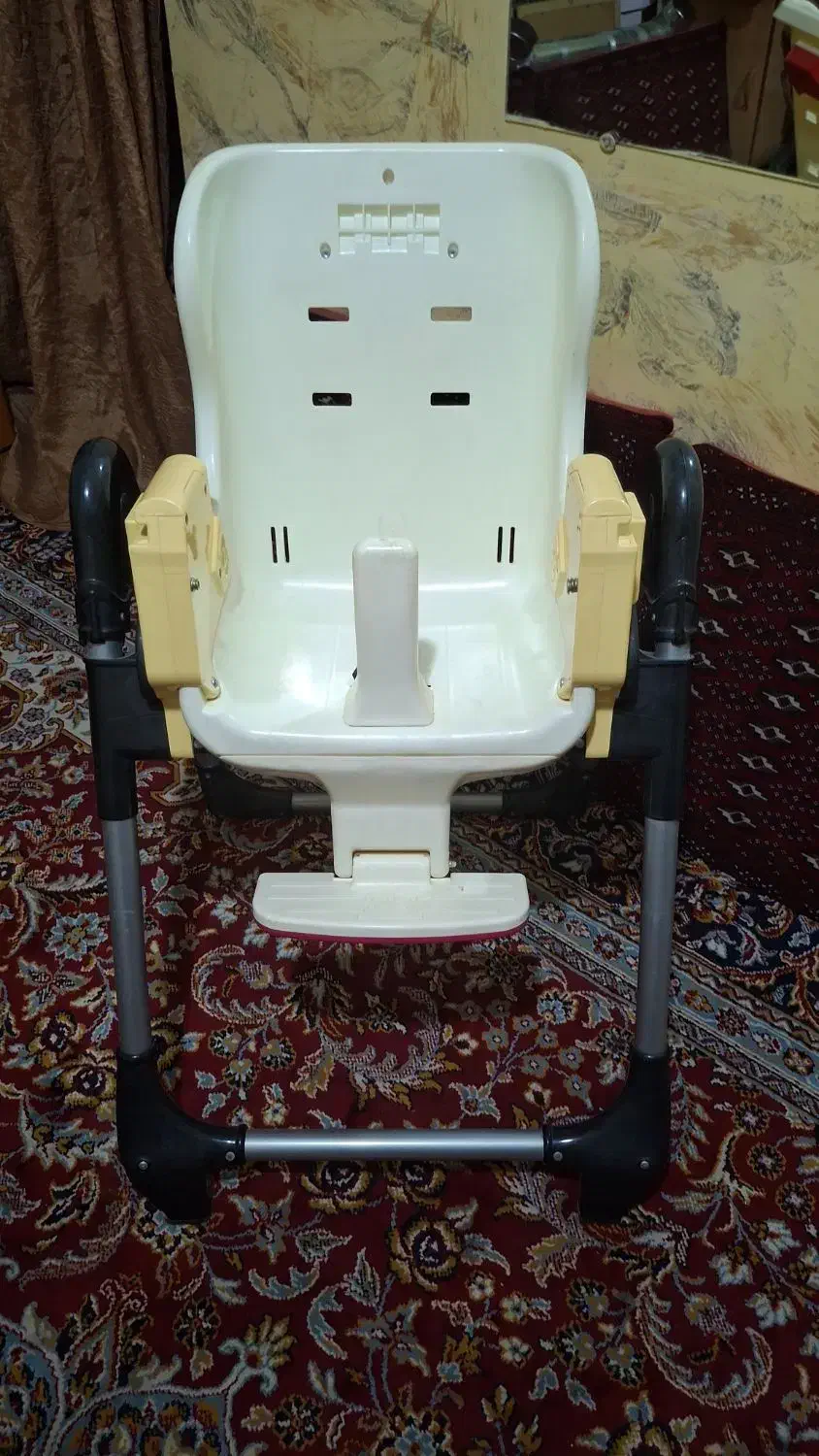 صندلی بچه|تخت و صندلی بچه|صدرا-فارس, فاز ۱|دیوار