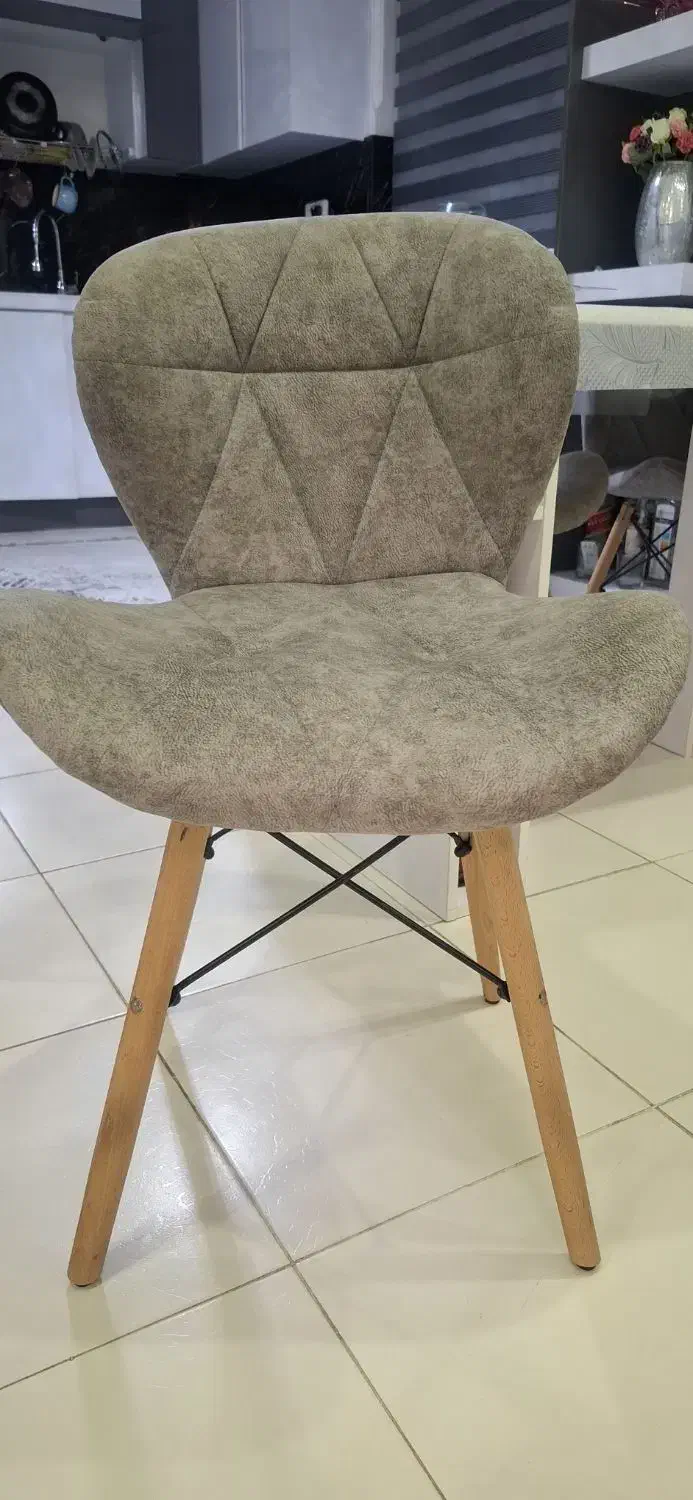 ۴ عدد صندلی نهارخوری|میز و صندلی غذاخوری|رشت, حسین آباد|دیوار