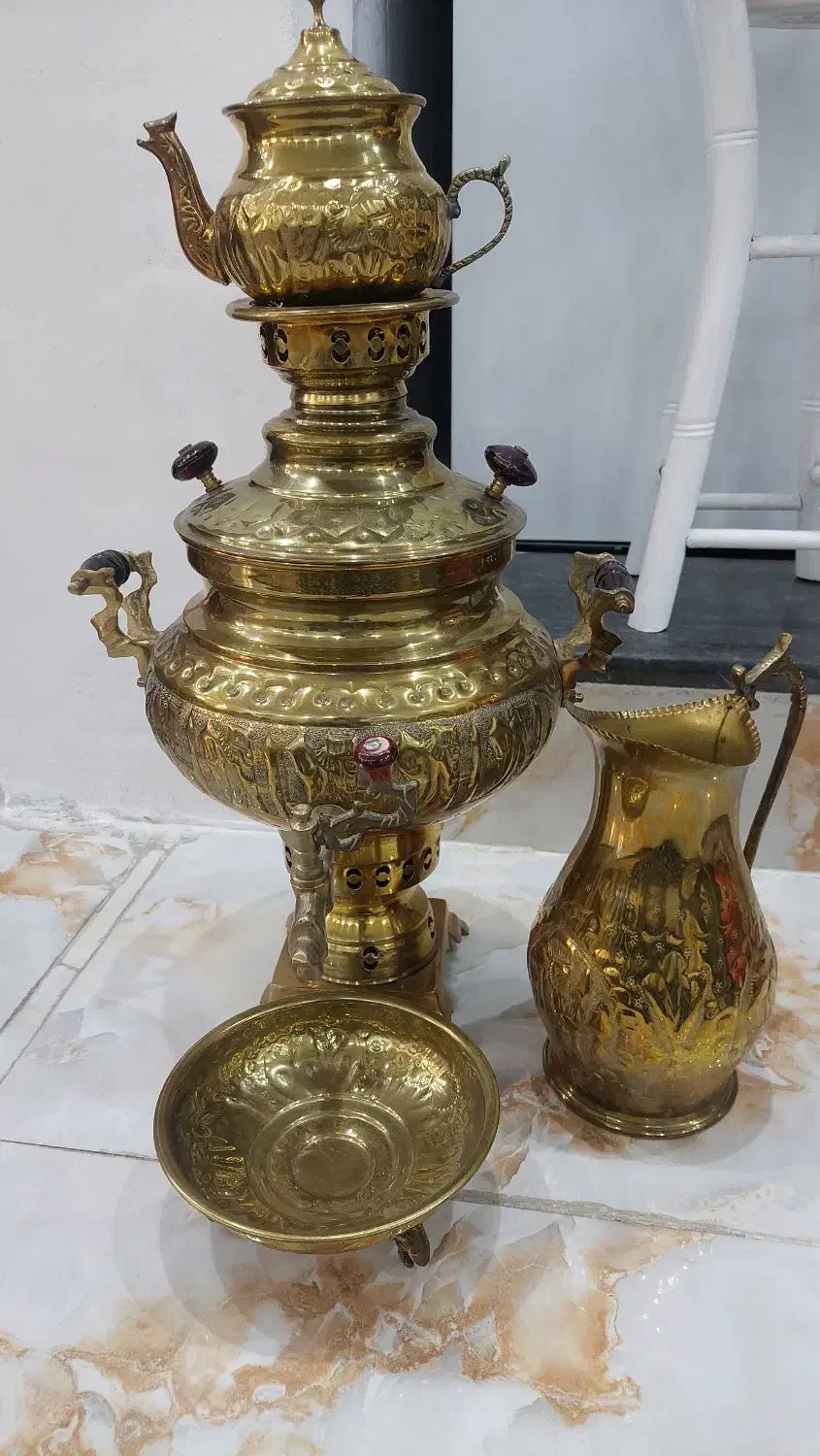 سماورطلایی برنجی|سماور، چایساز، قهوهساز|اقبالیه, |دیوار