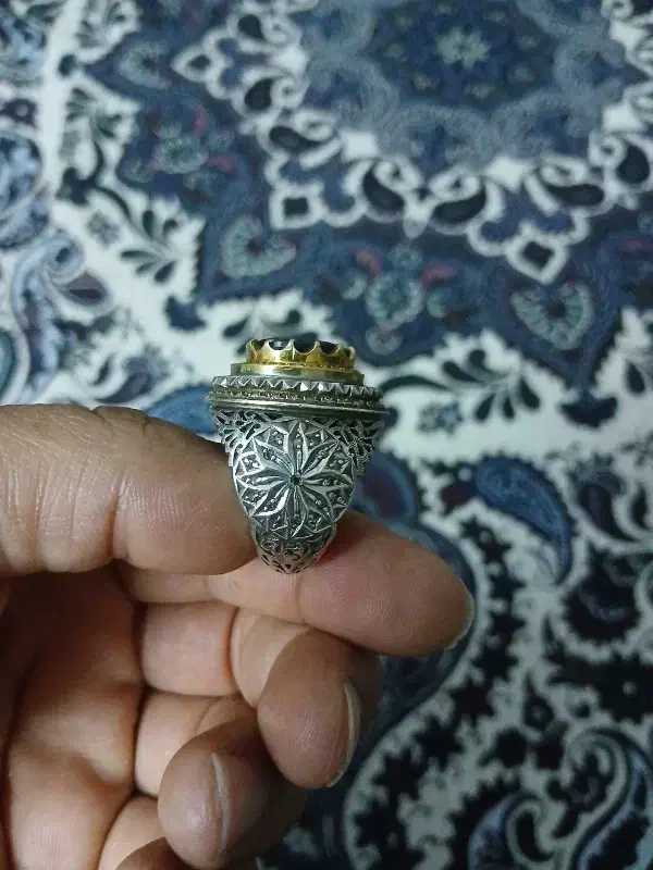 انگشترکلکسیونی|کلکسیون اشیاء عتیقه|قدس, شهر‌قدس|دیوار