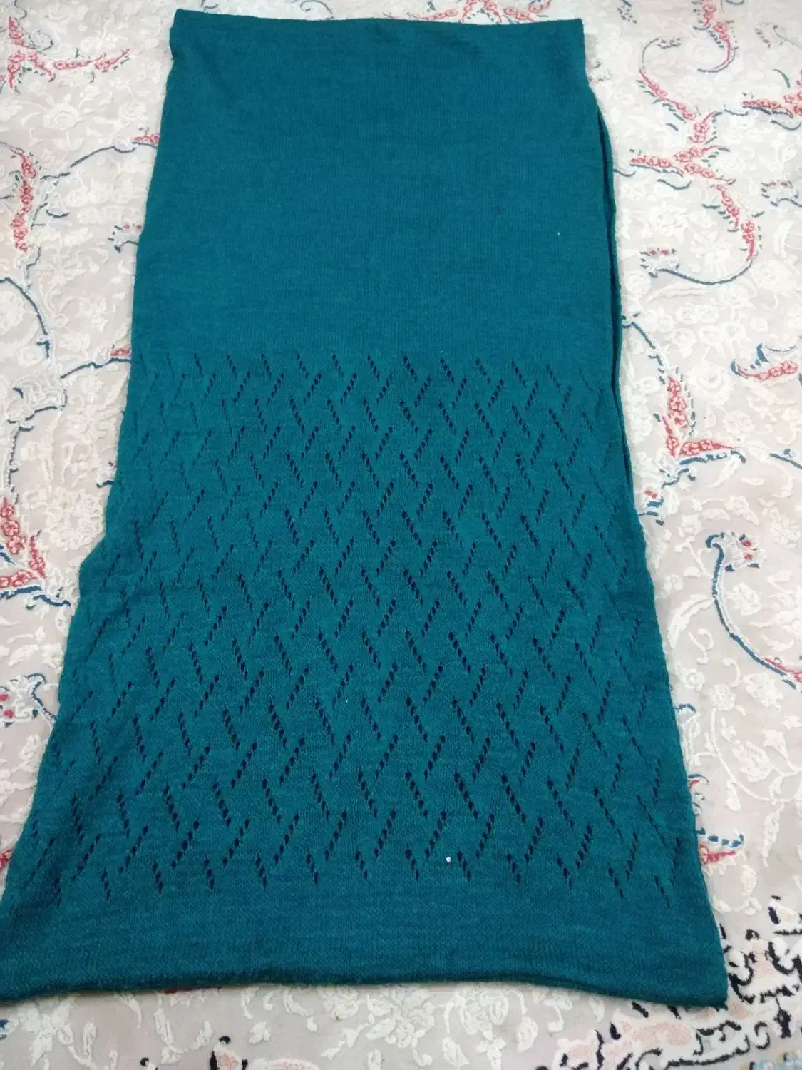 تعدادی لباس|لباس|قرچک, زیبا شهر|دیوار