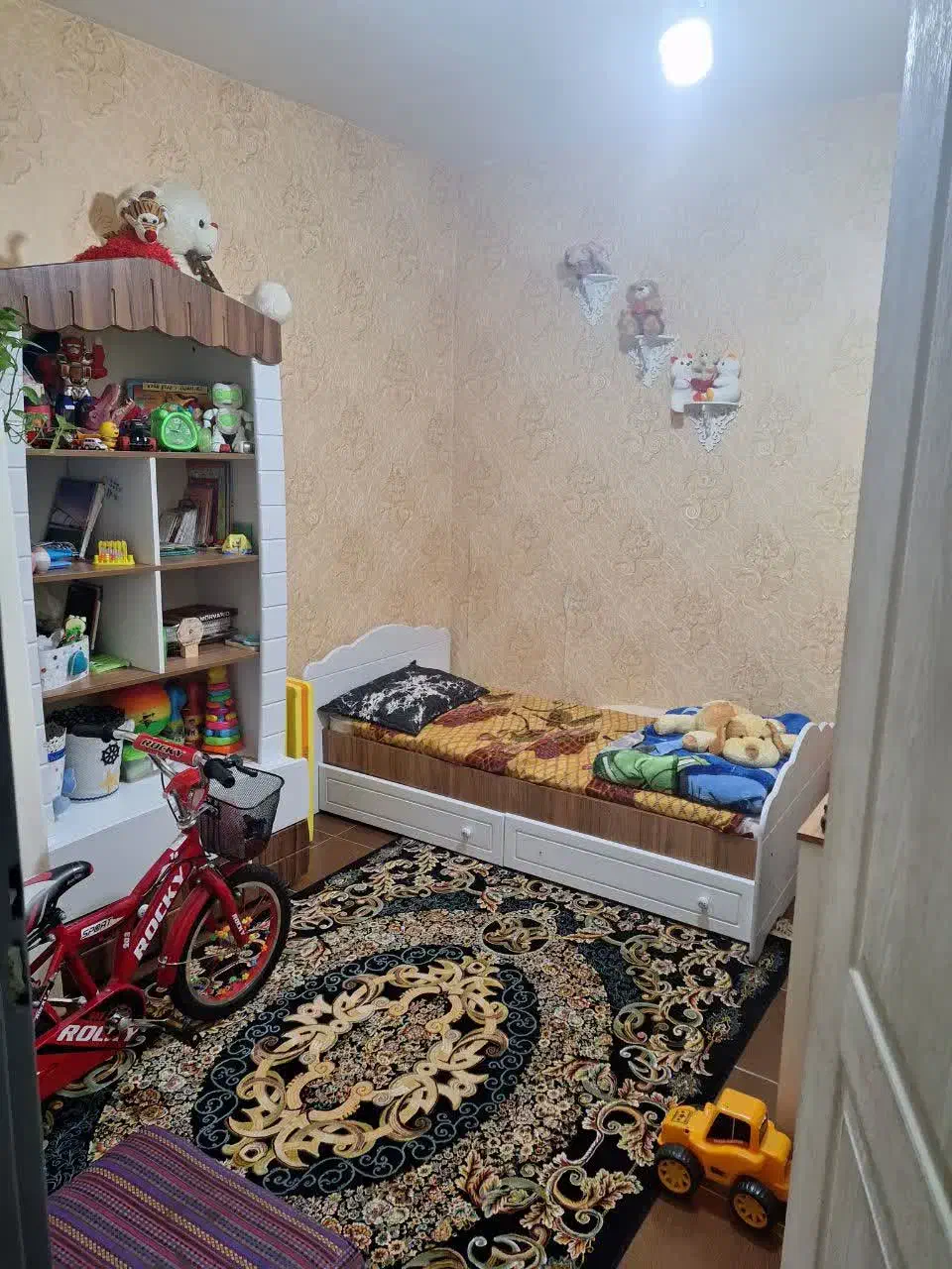 فرحزاد ۱۲۰ متر ۳خواب طبقه دوم